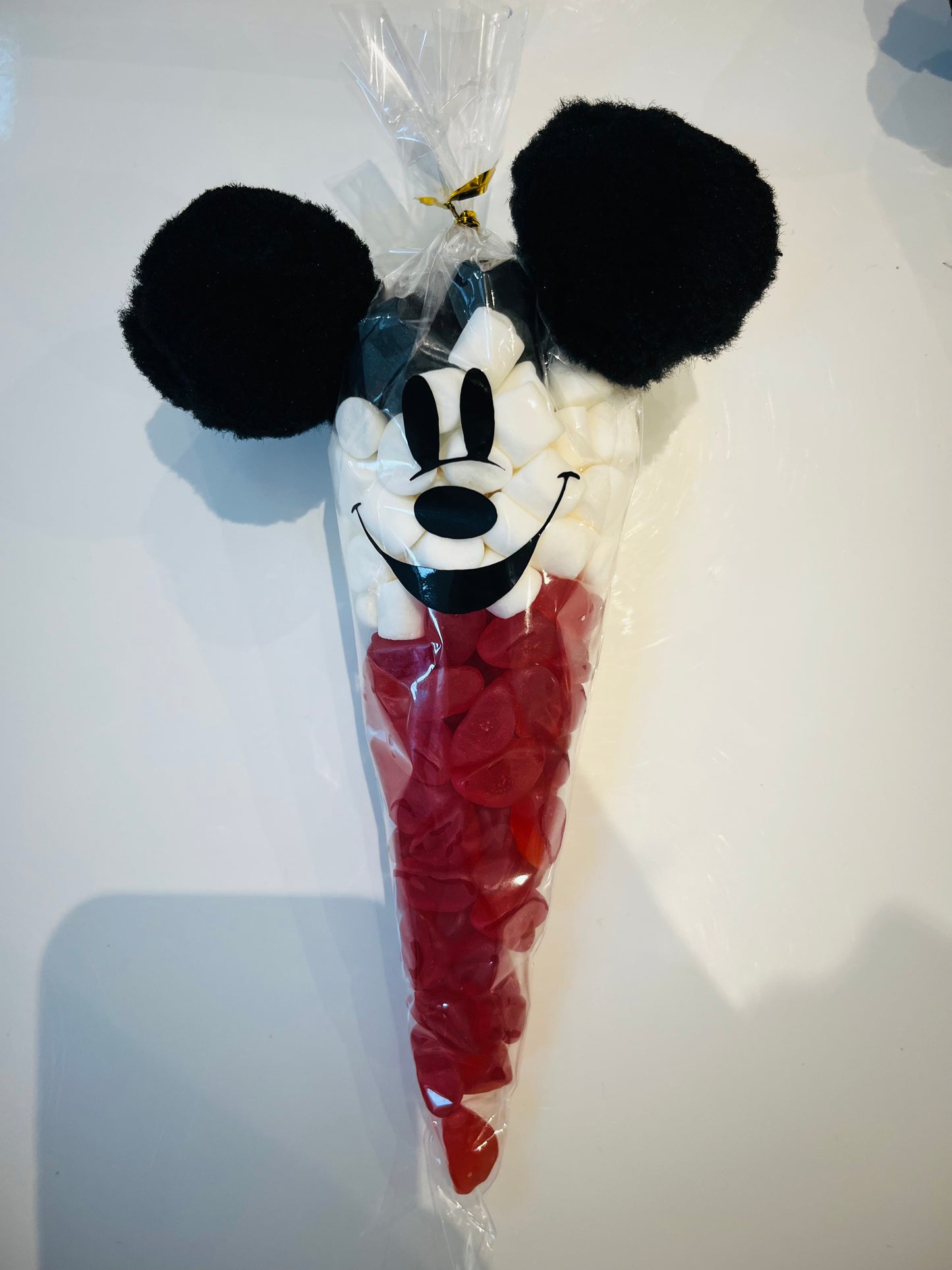 Themed sweet cones